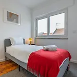 Gervasio Lobato *
